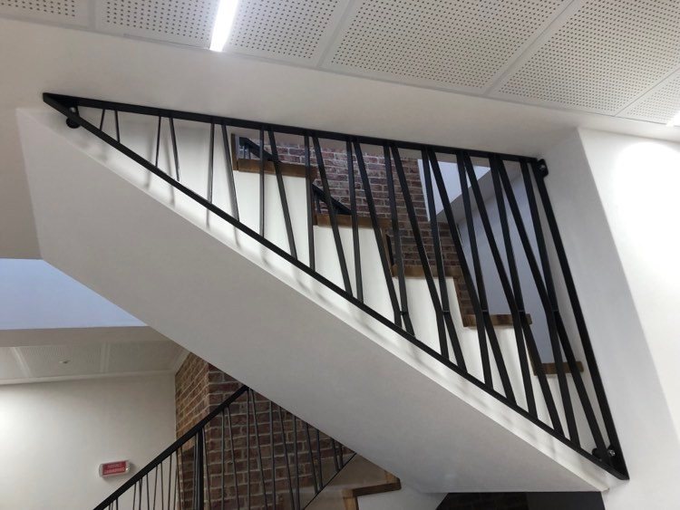Oceľové balkónové a schodiskové zábradlia – fotka 6